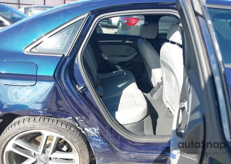 2018 Audi A3 2.0T Premium/2.0T Tech Premium z USA, uszkodzony, nr VIN WAUAUGFF4J1083406